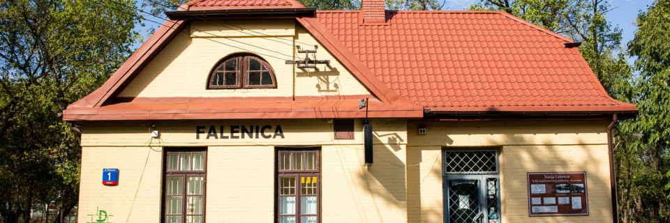 Budynek stacji Kolei Jabłonowskiej w Falenicy